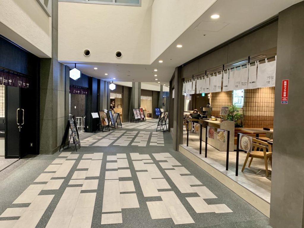 Shiodome-Yokocho-Food-Hall-2
